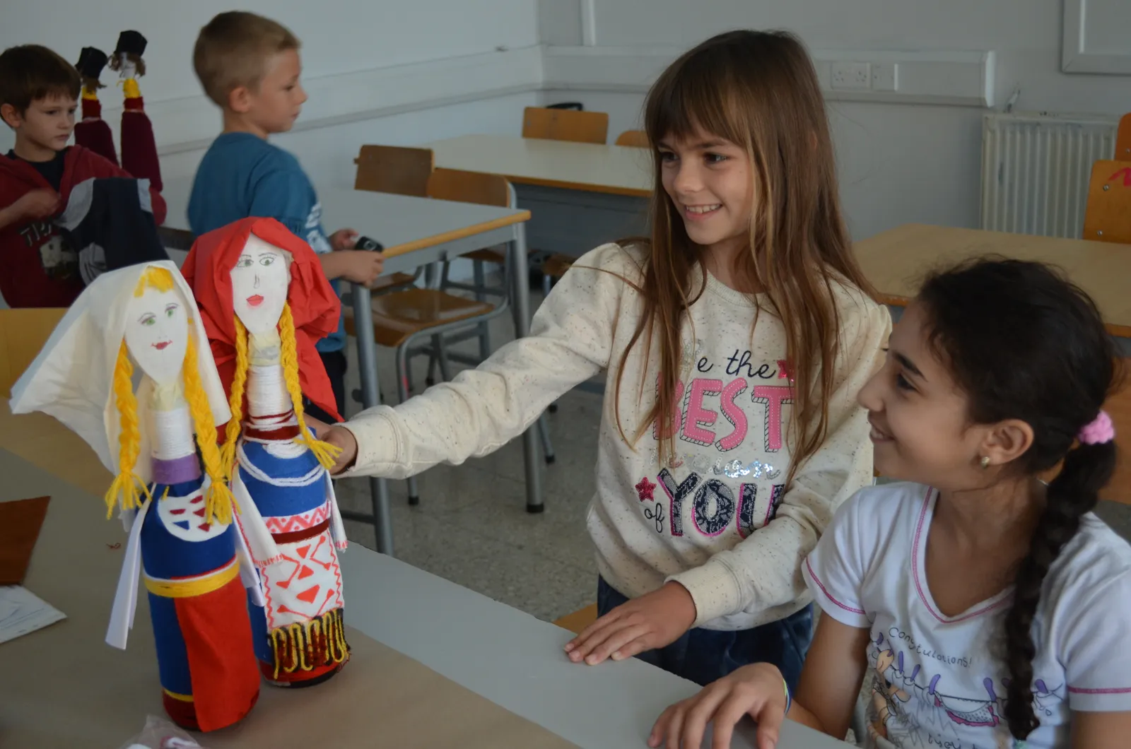 В АРТ работилницата: Изработване на кукли в народни носии