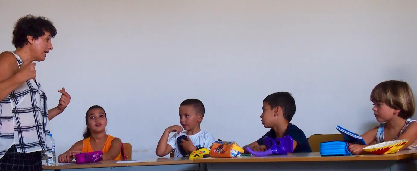 Първо занятие на децата от 1. клас в групата за изучаване на български като чужд (Ниво А1.1)